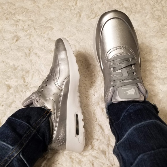 SOLD - Nike Air Max Thea SE - Picture 4 of 4